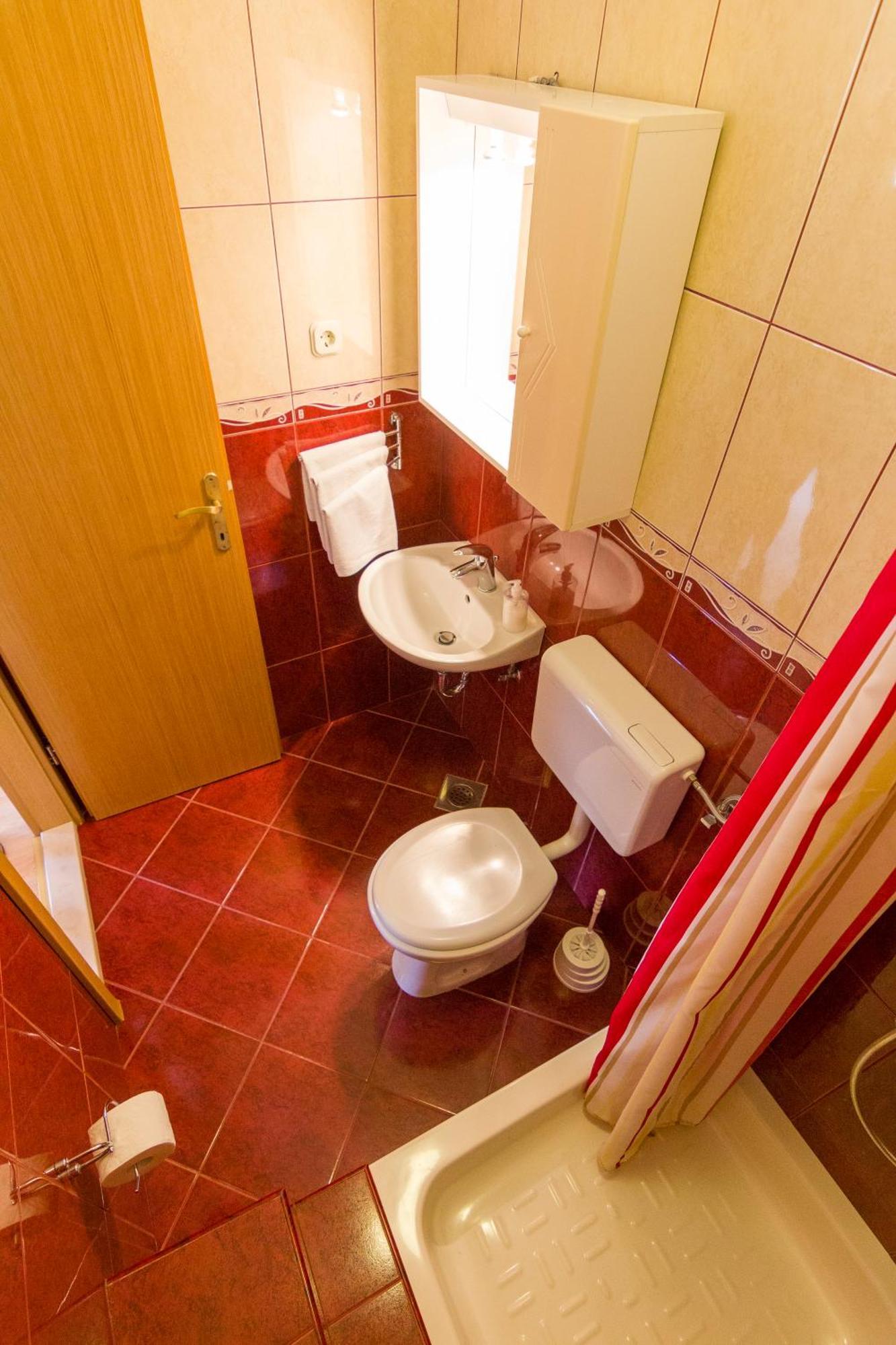 Appartamento Apartman Vulic Tučepi Esterno foto