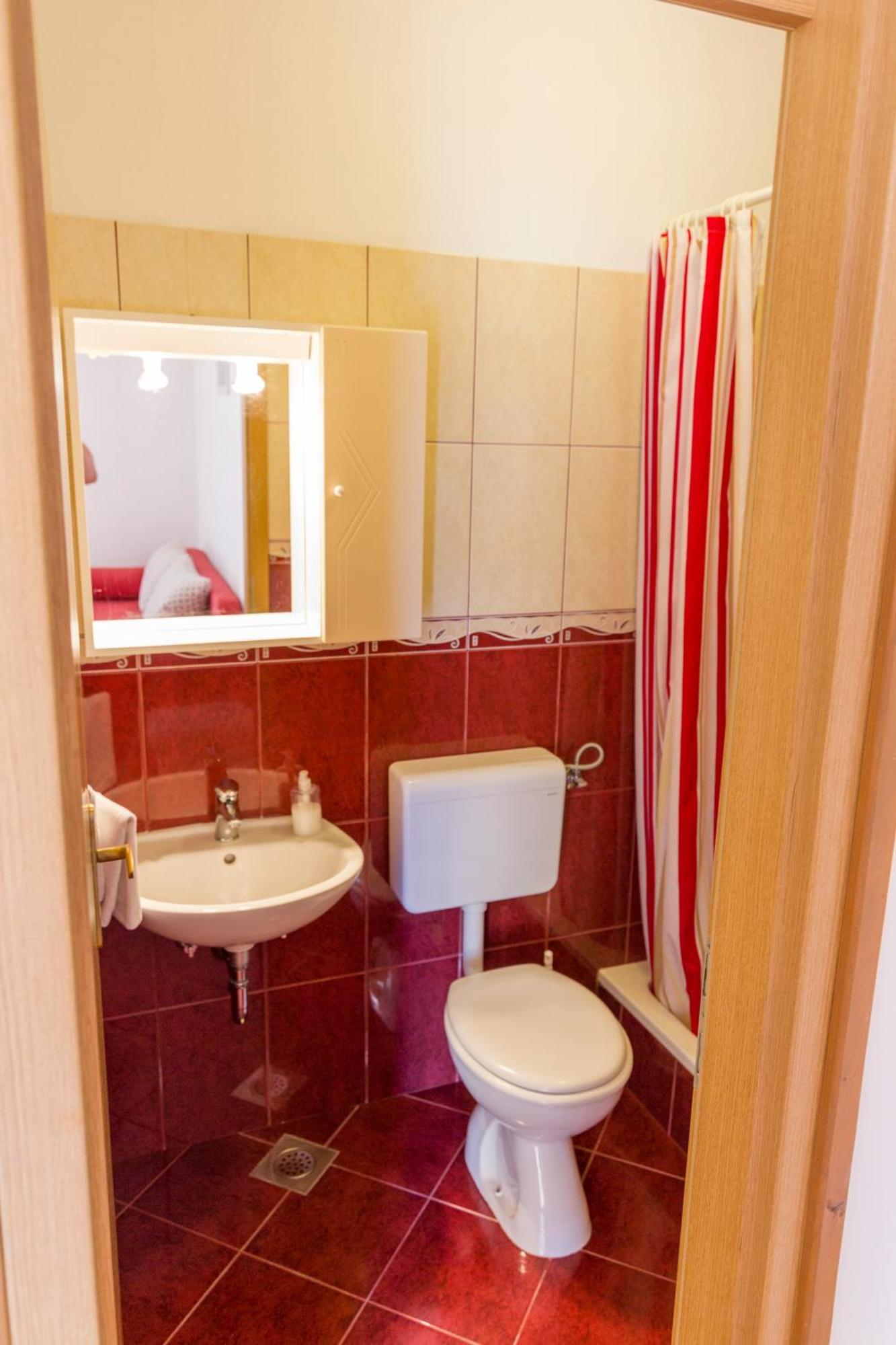 Appartamento Apartman Vulic Tučepi Esterno foto